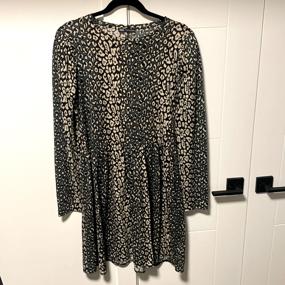 ⚫️ Zara ⚫️ drop waist dress with shoulder pad - size m